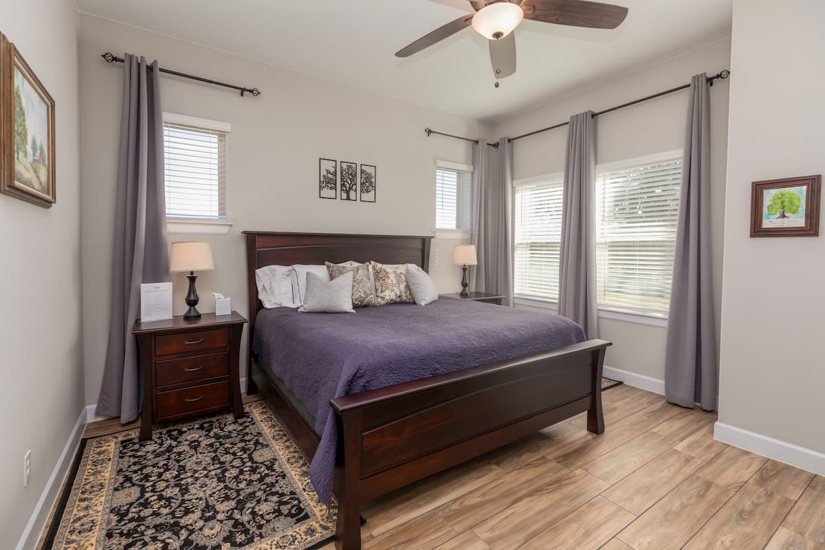 Post Oak room at Porter Haus Bed & Breakfast