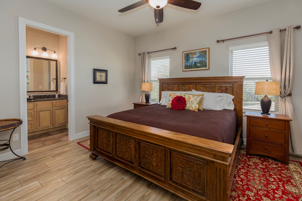 Rosewood room at Porter Haus Bed & Breakfast